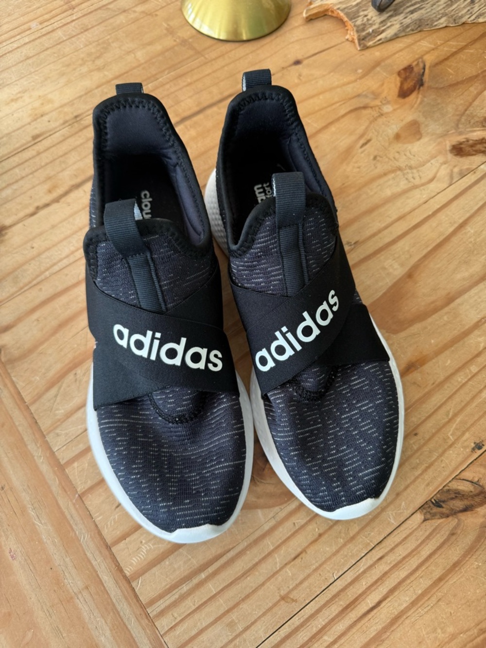 Like new …. adidas womens Black Slip-On Athletic Shoes
Size 9